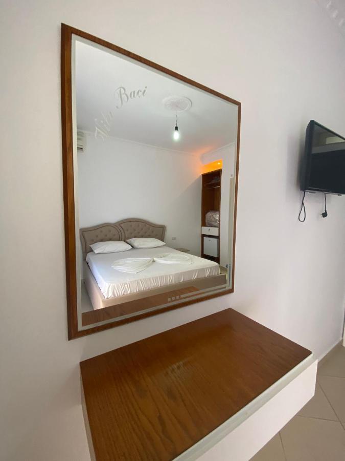 Hotel Kristal Borsh Exteriör bild